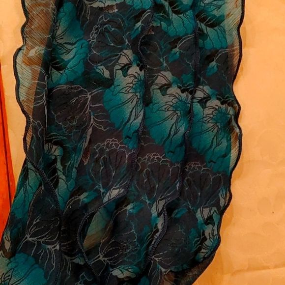 🍀3 for $25🍀Set of two scarfs - Picture 2 of 3